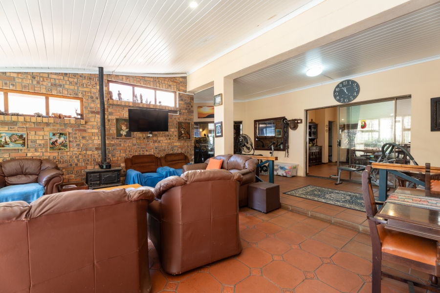 6 Bedroom Property for Sale in Vrykyk Western Cape